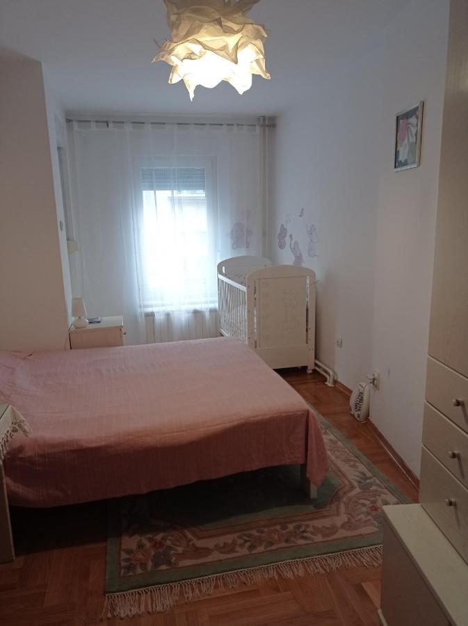 Go 2 Apartment Belgrado Buitenkant foto