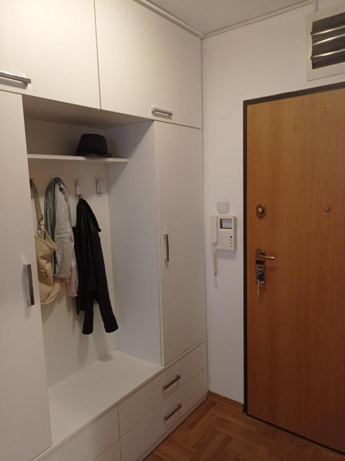 Go 2 Apartment Belgrado Buitenkant foto