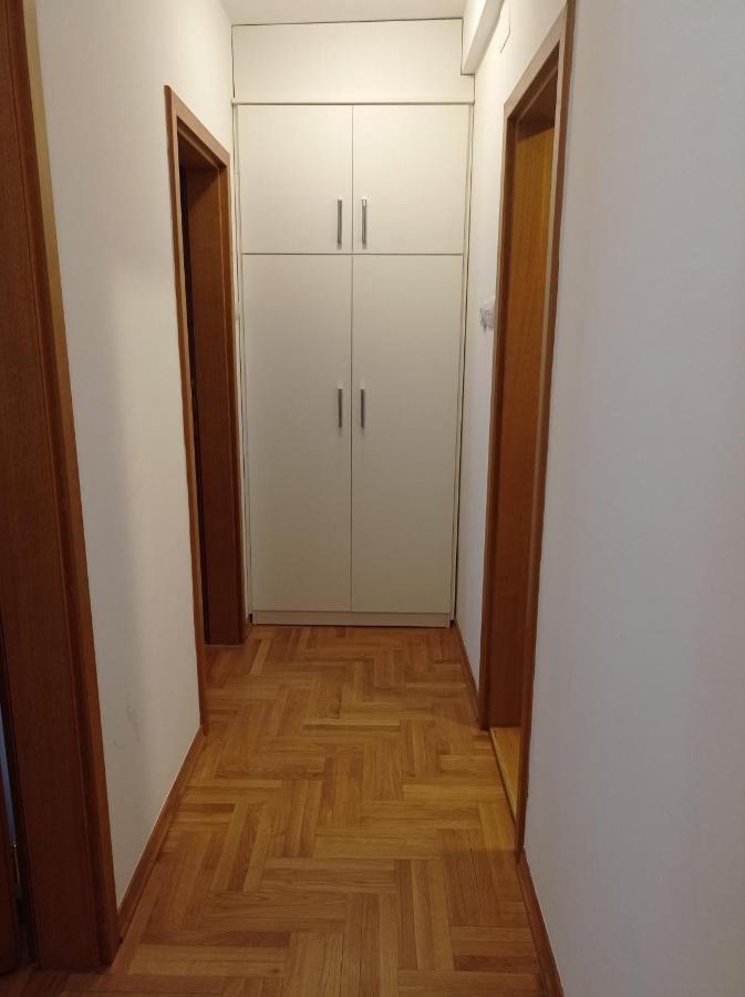 Go 2 Apartment Belgrado Buitenkant foto