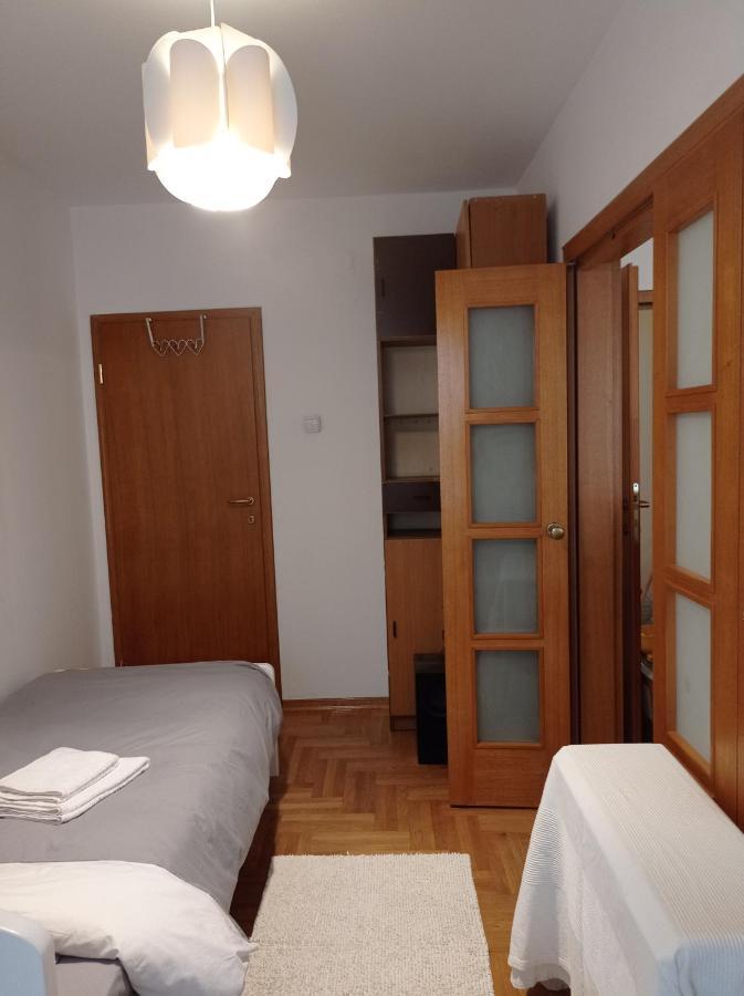 Go 2 Apartment Belgrado Buitenkant foto